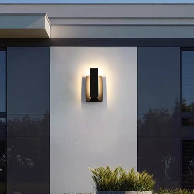 Outdoor Wall Light