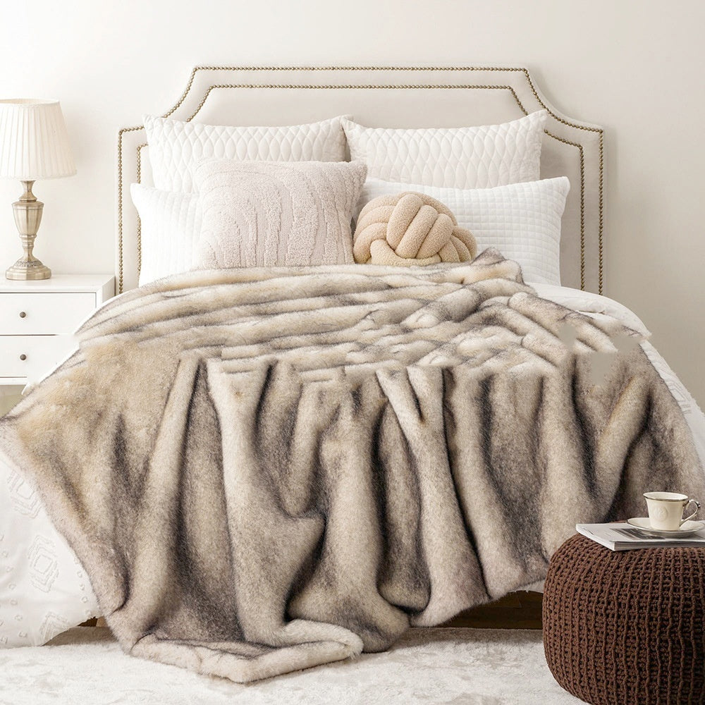 Thick And Portable European Style Fox Like Blanket For Home Use