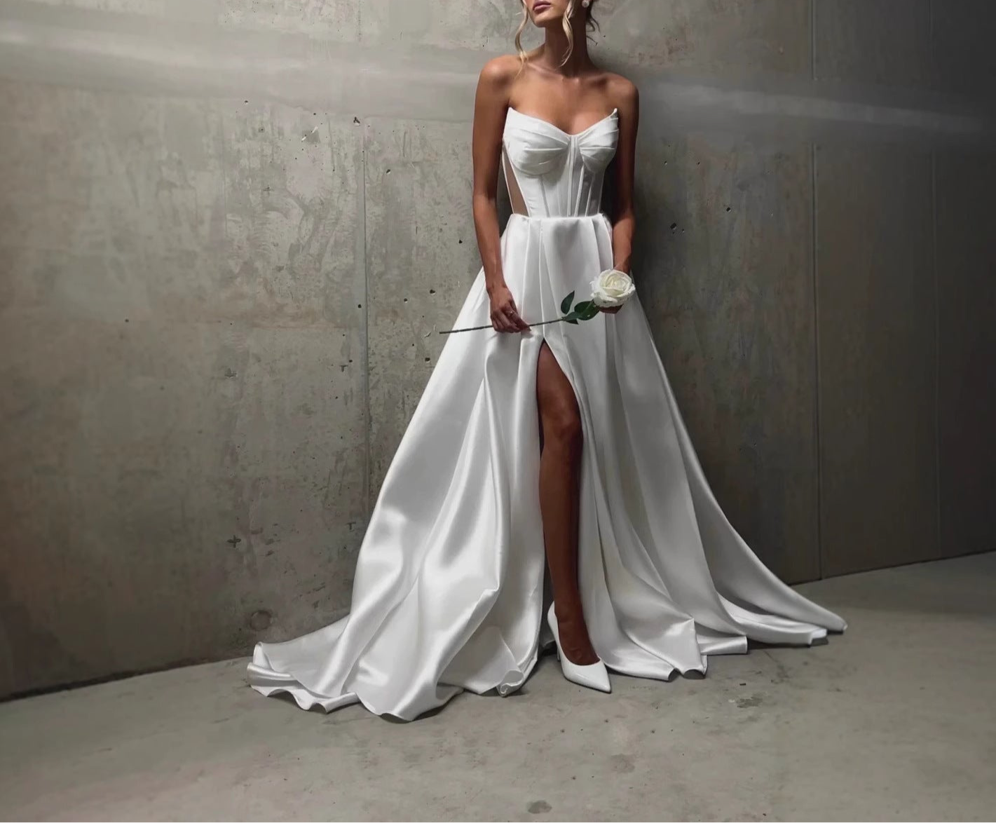 White Satin Slit Pocket Bandage Wedding Dress