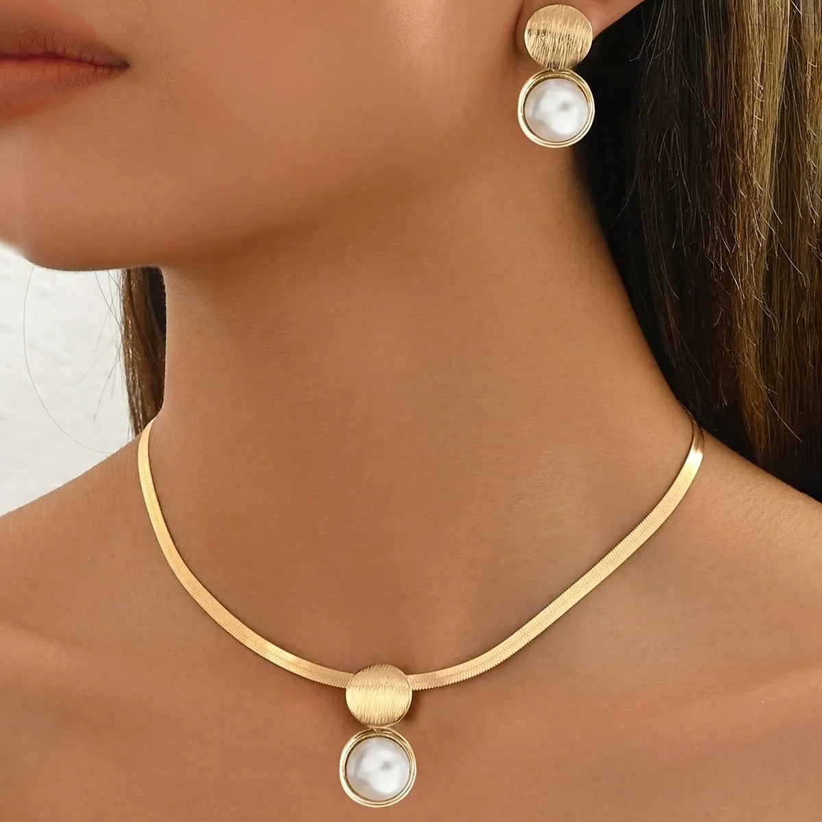 Elegant Golden Jewelry Set